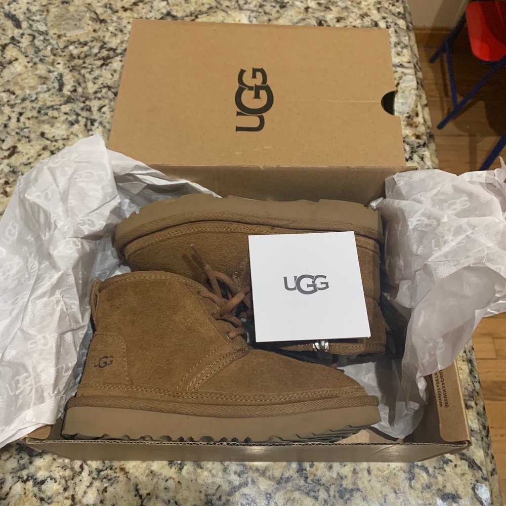 *SOLD* UGG Neumel 2 boot